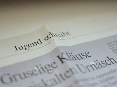 Close up der FAZ mit dem Titel der Rubrik «Jugend schreibt».